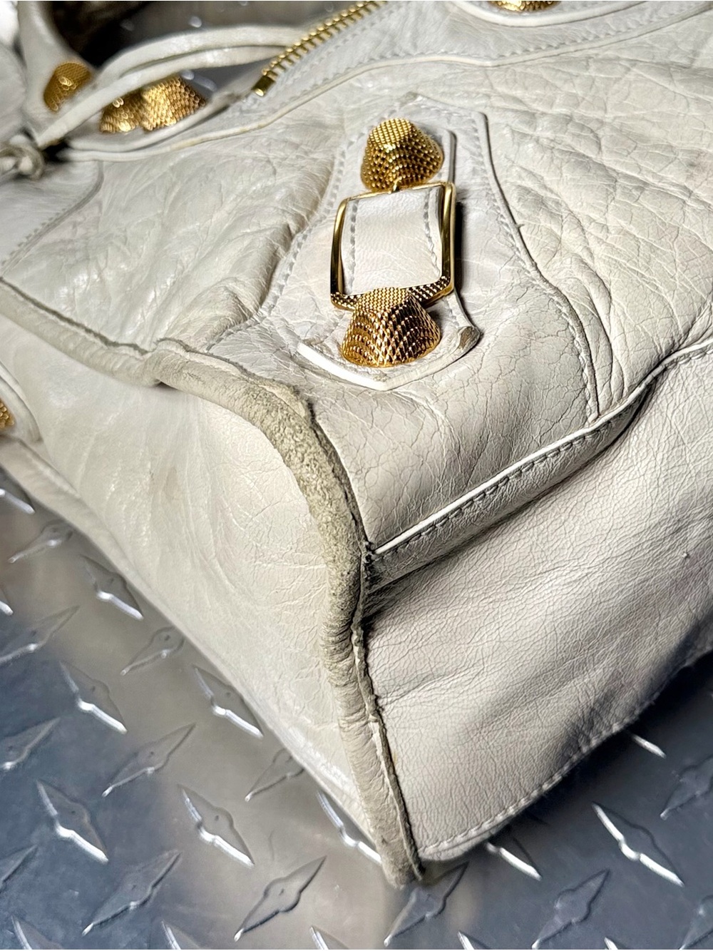Balenciaga Vintage Moto Classic Medium Giant City Bag in Ivory GHW - Picture 4 of 12